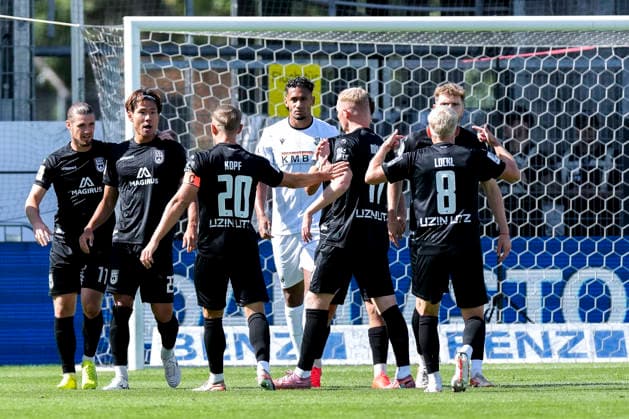 v.li.: Dennis Chessa (Ulm, 11), Torschütze Masaaki Takahara (Ulm, 23), Alexander Kopf (Ulm, 20, Kapitän), Leon Müller (Ulm, 17), Per Lockl (Ulm, 8), Spieler vom SSV Ulm 1846, jubeln über das Tor zum 1:1, Jubel, Torjubel, Torerfolg, celebrate the goal, goal, celebration, jubelt ueber das Tor, Freuen, Freude, freut sich, optimistisch, positiv, Spielszene, Highlight, Action, Aktion, 19.09.2026, Sandhausen (Deutschland), Fussball, Regionalliga Südwest, SV Sandhausen - SSV Ulm 1846
