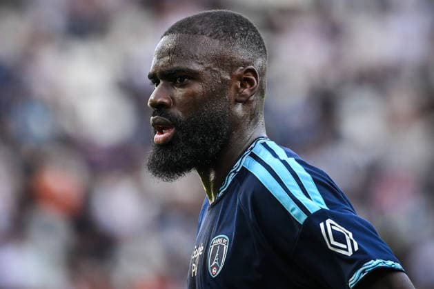September 19, 2026, Paris, France, France: Lassine SINAYOKO of Paris FC during the Ligue 1 match between Paris FC and RC Strasbourg at Jean-Bouin Stadium on September 19, 2026 in Paris, France. Paris FC V Racing Club De Strasbourg - Ligue 1  - ZUMAm308 20260919_zsp_m308_041 Copyright: xMatthieuxMirvillex