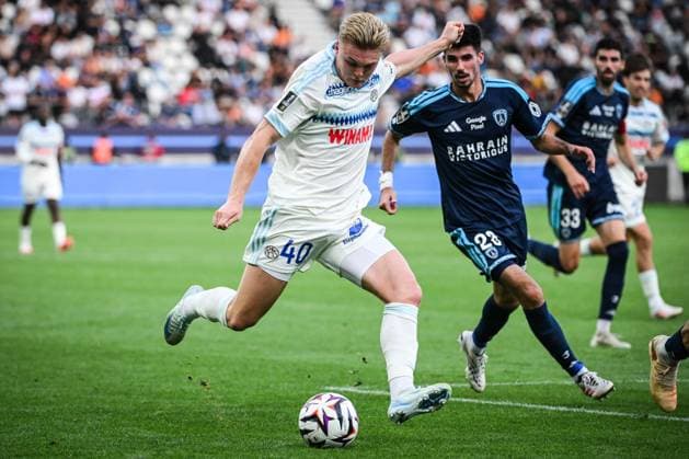 September 19, 2026, Paris, France, France: Conrad HARDER of Strasbourg during the Ligue 1 match between Paris FC and RC Strasbourg at Jean-Bouin Stadium on September 19, 2026 in Paris, France. Paris France - ZUMAm308 20260919_zsp_m308_053 Copyright: xMatthieuxMirvillex