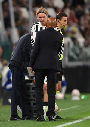Juventus v NEC Nijmegen - UEFA Europa League - Season 2026-2027 Turin, Italy, 17th September 2026. Luciano Spalletti Head coach of Juventus shakes hands with Nick Woltemade of Juventus after substituting him for Augusto Owusu during the Juventus vs NEC Nijmegen UEFA Europa League, Group Phase, match at Juventus Stadium, Turin. Picture credit should read: Jonathan Moscrop Turin Juventus Stadium Italy