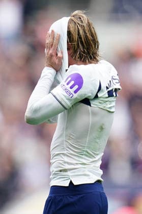 Premier League: Tottenham Hotspur v Aston Villa James Maddison of Tottenham Hotspur shows frustration at full time during the Premier League match Tottenham Hotspur vs Aston Villa at Tottenham Hotspur Stadium, London, United Kingdom on 19 September 2026 (Photo by Harvey Murphy News Images) Copyright: xHarveyxMurphy NewsxImagesx