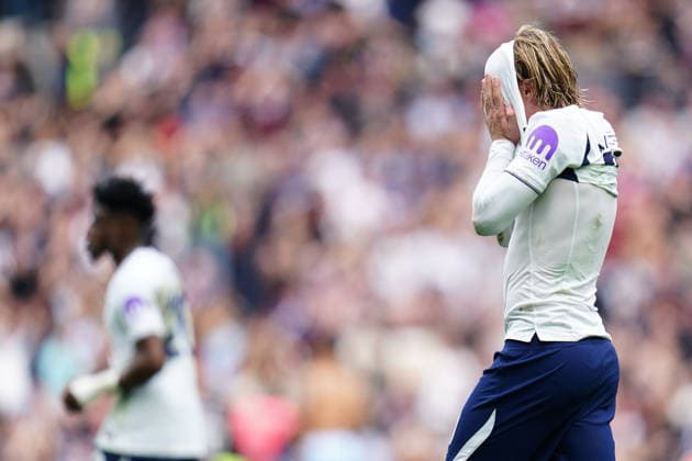 Premier League: Tottenham Hotspur v Aston Villa James Maddison of Tottenham Hotspur at full time during the Premier League match Tottenham Hotspur vs Aston Villa at Tottenham Hotspur Stadium, London, United Kingdom on 19 September 2026 (Photo by Harvey Murphy News Images) Copyright: xHarveyxMurphy NewsxImagesx
