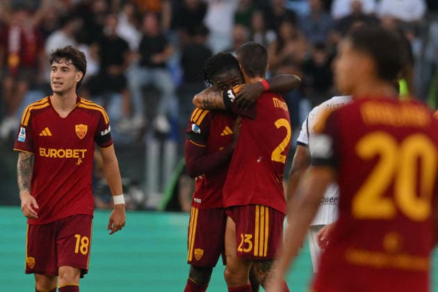 SOCCER - Serie A - AS Roma vs. Inter - FC Internazionale Photo by IPA ABACAPRESS.COM88719168 - Manu Kone of Roma celebrates scoring a goal to make it 2-0 during the Serie A Enilive soccer match between Roma and Inter at the Olimpico Stadium on September 19, 2026, in Rome, Lazio. During the AS Roma vs. Inter - FC Internazionale Italian Serie A soccer match in Rome, Italy, on September 19, 2026 Rome Italy  Copyright: xIPAxSport ABACAx
