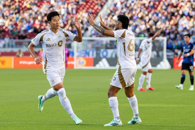 SANTA CLARA, CA - SEPTEMBER 19: Son Heung-Min 7 of the Los Angeles Football Club celebrates a goal with Mathieu Choiniere 66 in the first half of an MLS, Fussball Herren, USA match against the San Jose Earthquakes on September 19, 2026 at Levi s Stadium in Santa Clara, CA. (Photo by Matthew Huang Icon Sportswire) SOCCER: SEP 19 MLS San Jose Earthquakes vs Los Angeles Football Club EDITORIAL USE ONLY Icon260919007