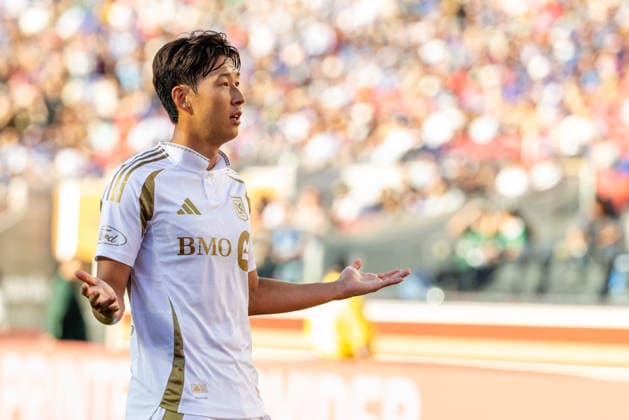 SANTA CLARA, CA - SEPTEMBER 19: Son Heung-Min 7 of the Los Angeles Football Club celebrates a goal in the first half of an MLS, Fussball Herren, USA match against the San Jose Earthquakes on September 19, 2026 at Levi s Stadium in Santa Clara, CA. (Photo by Matthew Huang Icon Sportswire) SOCCER: SEP 19 MLS San Jose Earthquakes vs Los Angeles Football Club EDITORIAL USE ONLY Icon260919010