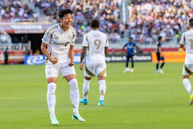 SANTA CLARA, CA - SEPTEMBER 19: Son Heung-Min 7 of the Los Angeles Football Club celebrates a goal in the first half of an MLS, Fussball Herren, USA match against the San Jose Earthquakes on September 19, 2026 at Levi s Stadium in Santa Clara, CA. (Photo by Matthew Huang Icon Sportswire) SOCCER: SEP 19 MLS San Jose Earthquakes vs Los Angeles Football Club EDITORIAL USE ONLY Icon260919014