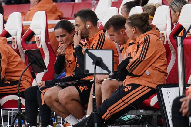 Women s Super League: Arsenal v Manchester United, ManU RenÃ e Slegers manager of Arsenal during the Women s Super League match Arsenal vs Manchester United at Emirates, London, United Kingdom on 19 September 2026 (Photo by Harvey Murphy News Images) London Emirates Greater London United Kingdom Copyright: xHarveyxMurphy NewsxImagesx