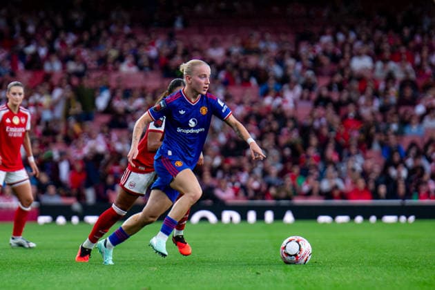 September 19, 2026, London, England, United Kingdom: LONDON, ENGLAND - SEPTEMBER 19: Anna Sandberg of Manchester United, ManU during the Barclays WomenÃ¢â‚¬â ¢s Super League match between Arsenal Women and Manchester United Women at Emirates Stadium on September 19, 2026 in London, England Barclays WomenÃ¢â‚¬â ¢S Super League Match Between Arsenal Women And Manchester United Women  - ZUMAf190 0867296186st Copyright: xNinaxFarooqix