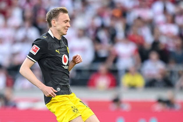 Maximilian Beier (Borussia Dortmund) Schaut waehrend des spiels der 1. Bundesliga zwischen VfB Stuttgart und Borussia Dortmund, MHPArena am 19. September 2026 in Stuttgart, Deutschland. (Foto von Harry Langer DeFodi Images) +++ Maximilian Beier (Borussia Dortmund) Looks on during the Bundesliga match between VfB Stuttgart and Borussia Dortmund at MHPArena on September 19, 2026 in Stuttgart, Germany. (Photo by Harry Langer DeFodi Images) DFB DFL REGULATIONS PROHIBIT ANY USE OF PHOTOGRAPHS AS IMAGE SEQUENCES AND OR QUASI-VIDEO. (Photo by Harry Langer DeFodi Images) DFB DFL REGULATIONS PROHIBIT ANY USE OF PHOTOGRAPHS AS IMAGE SEQUENCES AND OR QUASI-VIDEO. -
