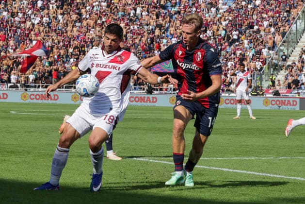 Bologna FC v Torino FC - Serie A 2026 27 Giovanni Pablo Simeone Baldini of Torino FC battles for the ball with Torbjorn Lysaker Heggem of Bologna FC during the Bologna FC vs Torino FC match in the 5th round of the Serie A Enilive 2026-27 season at the Renato Dall Ara stadium in Bologna, Italy, on September 19, 2026. Bologna Italy  Copyright: xDavidexCasentinix originalFilename:casentini-bolognab260919_npjWo.jpg