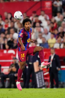 Sevilla FC v FC Barcelona, Barca - LaLiga EA Sports 2026 27 Karim Adeyemi right winger of Barcelona and Germany controls the ball during the LaLiga EA Sports 2026 27 match between Sevilla FC and FC Barcelona at Estadio Ramon Sanchez Pizjuan on September 19, 2026 in Seville, Spain. Seville Spain  Copyright: xJosexBretonx originalFilename:bretonhernandez-sevillaf260919_npp7l.jpg