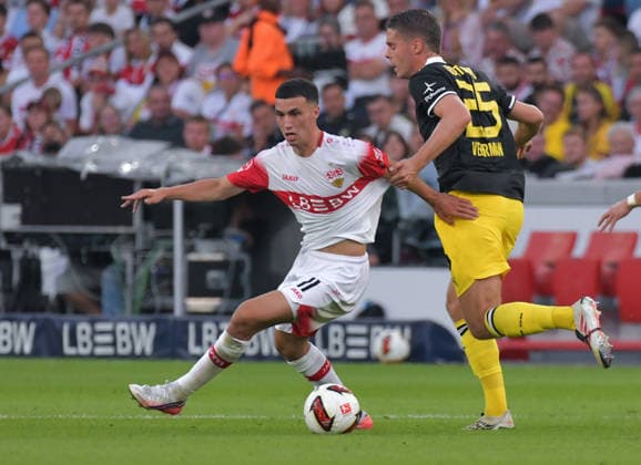 19.09.2026, xblx, Fussball 1.Bundesliga, VfB Stuttgart - Borussia Dortmund v.l. Bilal El Khannouss (VfB Stuttgart), Joey Veerman (Borussia Dortmund) (DFL DFB REGULATIONS PROHIBIT ANY USE OF PHOTOGRAPHS as IMAGE SEQUENCES and or QUASI-VIDEO) Stuttgart