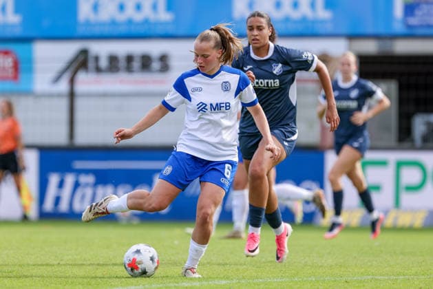 Lilly Bartke (SV Meppen, 6) am Ball, Einzelbild, Ganzkörper, Aktion, Action, Spielszene, DIE DFB-RICHTLINIEN UNTERSAGEN JEGLICHE NUTZUNG VON FOTOS ALS SEQUENZBILDER UND ODER VIDEOÄHNLICHE FOTOSTRECKEN. DFB REGULATIONS PROHIBIT ANY USE OF PHOTOGRAPHS AS IMAGE SEQUENCES AND OR QUASI-VIDEO., 20.09.2026, Meppen (Deutschland), Fussball, 2. Frauen-Bundesliga, SV Meppen - SC Sand