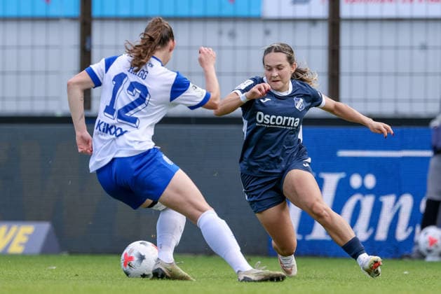 v.li.: Sarah Hagg (SV Meppen, 12) und Pija Reininger (SC Sand, 9) im Zweikampf, Duell, Dynamik, Aktion, Action, Spielszene, DIE DFB-RICHTLINIEN UNTERSAGEN JEGLICHE NUTZUNG VON FOTOS ALS SEQUENZBILDER UND ODER VIDEOÄHNLICHE FOTOSTRECKEN. DFB REGULATIONS PROHIBIT ANY USE OF PHOTOGRAPHS AS IMAGE SEQUENCES AND OR QUASI-VIDEO., 20.09.2026, Meppen (Deutschland), Fussball, 2. Frauen-Bundesliga, SV Meppen - SC Sand