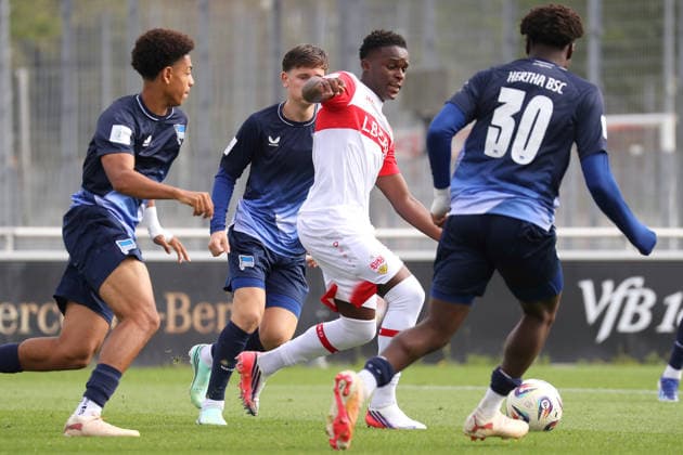 20.09.2026, Deutschland, Stuttgart, Fußball A-Junioren DFB Pokal Achtelfinale, Saison 2025 2026, Fußball VfB Stuttgart U19 vs. Hertha BSC U19, Idriss Kenmoe (VfB)