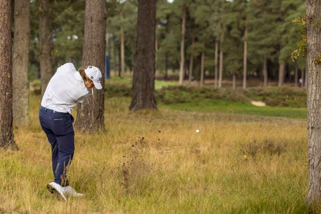Golf - DP World Tour (European Tour) ˜Rolex Series™ - 2026 BMW PGA, Golf Herren Championship - Final Round - West Course, Wentworth Club - Sunday 20th September 2026 Oihan Guillamoundeguy (FRA) plays out from the trees on the 9th hole COLORSPORT DANIEL BEARHAM  cspDB_BMWPGA_R4_200926_