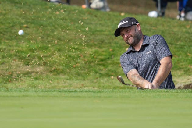 VIRGINIA WATER, ENGLAND - SEPTEMBER 20: Andy Sullivan (ENG) plays from a green side bunker on the 18th hole during Round 4 at the BMW PGA, Golf Herren Championship at Wentworth Golf Club, Virginia Water on September 20, 2026 in Surrey, England The BMW PGA Championship