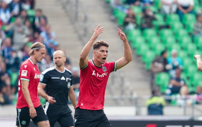 Deutschland: Fussball 2.Bundesliga 2026 2027, 6. Spieltag - Hannover 96 vs VfL Bochum - Heinz von Heiden Arena Stadion (Hannover): Tor und Torjubel zum Stefan Teitur ÃžorÃ°arson Stefan Teitur Thordarson (Hannover 96, 23) Franz Roggow (Hannover 96, 13) Copyright: xAymanxAlahmedx