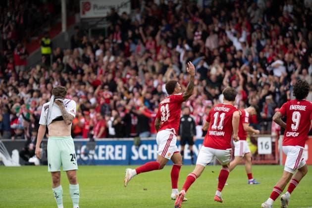 20.09.2026: Fußball: Energie Cottbus - FC St. Pauli, 6. Spieltag der 2. Bundesliga im LEAG Energie Stadion Torjubel Justin Butler (Energie Cottbus, 31) nach seinem Tor zum 1:0 für Energie Cottbus. WICHTIGER HINWEIS: Gemäß den Vorgaben der DFL und des DFB ist es untersagt, in dem Stadion und oder vom Spiel angefertigte Fotoaufnahmen in Form von Sequenzbildern und oder videoähnlichen Fotostrecken zu verwerten bzw. verwerten zu lassen. Copyright: xJamesxZabelx