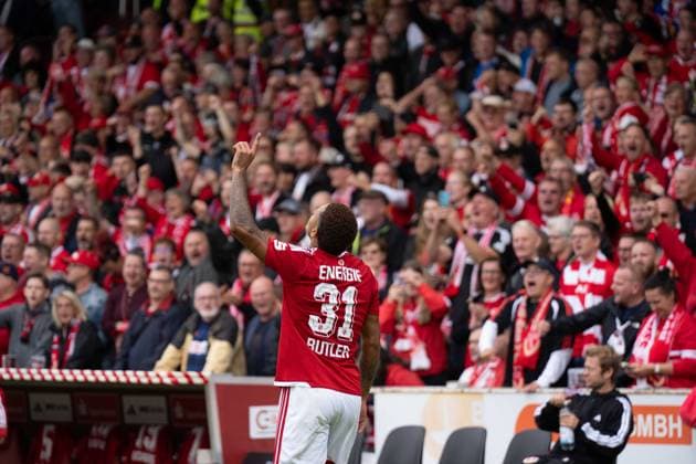 20.09.2026: Fußball: Energie Cottbus - FC St. Pauli, 6. Spieltag der 2. Bundesliga im LEAG Energie Stadion Torjubel Justin Butler (Energie Cottbus, 31) nach seinem Tor zum 1:0 für Energie Cottbus. WICHTIGER HINWEIS: Gemäß den Vorgaben der DFL und des DFB ist es untersagt, in dem Stadion und oder vom Spiel angefertigte Fotoaufnahmen in Form von Sequenzbildern und oder videoähnlichen Fotostrecken zu verwerten bzw. verwerten zu lassen. Copyright: xJamesxZabelx