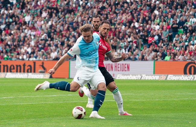 Deutschland: Fussball 2.Bundesliga 2026 2027, 6. Spieltag - Hannover 96 vs VfL Bochum - Heinz von Heiden Arena Stadion (Hannover): Torchance Christian Rasmussen (VfL Bochum, 7) Copyright: xAymanxAlahmedx