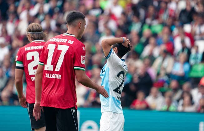 Deutschland: Fussball 2.Bundesliga 2026 2027, 6. Spieltag - Hannover 96 vs VfL Bochum - Heinz von Heiden Arena Stadion (Hannover): Geste, Gestik, Emotion Koji Miyoshi (VfL Bochum, 23) Copyright: xAymanxAlahmedx