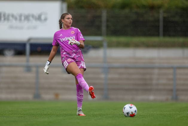 GER, Frankfurt, Eintracht Frankfurt II vs Hertha BSC Berlin, 2. Frauen Bundesliga, Fussball, DFB, Spielzeit 2026 2027, Stadion am Brentanobad, 7. Spieltag im Bild: Sophia Winkler (Eintracht Frankfurt) feiert ihr Comeback nach über einem Jahr Verletzung DFB DFL REGULATIONS PROHIBIT ANY USE OF PHOTOGRAPHS AS IMAGE SEQUENCES AND OR QUASI-VIDEO, 20.09.2026 Copyright: HMBxMedia HendrikxHamelau