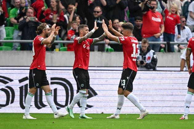 2. Bundesliga - Hannover 96 - VfL Bochum am 20.09.2026 in der HDI Arena in Hannover Jubel, Torjubel, Torschuetze, Torschütze Marcel Hartel (Hannover) jubelt nach seinem Tor zum 2:0 mit Franz Roggow (Hannover)