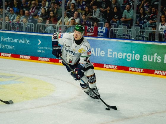 20.09.2026, xwppx, Eishockey Penny DEL, Adler Mannheim - Eisbären Berlin v.l. Jonas Müller (Eisbären Berlin)