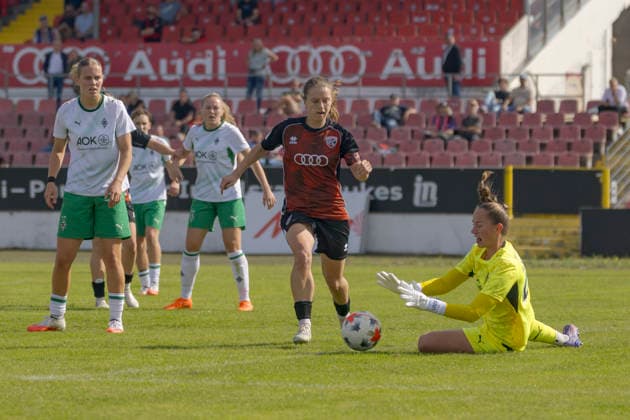 Ingolstadt, Deutschland 20. September 2026: 2. BL Frauen - 2026 2027 - Sp. 7 - FC Ingolstadt 04 gegen Borussia Mönchengladbach Im Bild: v.li. Stefanie Reischmann (FCI) mit der Chance zum 1:0 DFL DFB regulations prohibit any use of photographs as image sequences and or quasi-video ESV-Stadion Bayern Copyright: xFotostandx xSchäferx