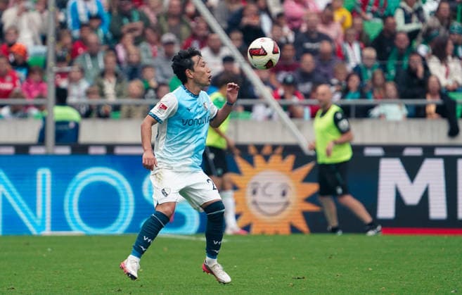 Deutschland: Fussball 2.Bundesliga 2026 2027, 6. Spieltag - Hannover 96 vs VfL Bochum - Heinz von Heiden Arena Stadion (Hannover): am Ball Koji Miyoshi (VfL Bochum, 23) Copyright: xAymanxAlahmedx