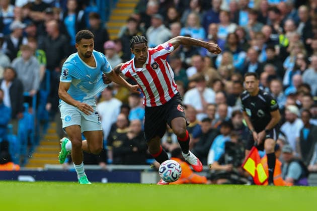 20th September 2026; Etihad Stadium, Manchester, England; Premier League Football, Manchester City versus Sunderland; Dayann Methalie of Sunderland is tracked by Iliman Ndiaye of Manchester City RogerxEvans