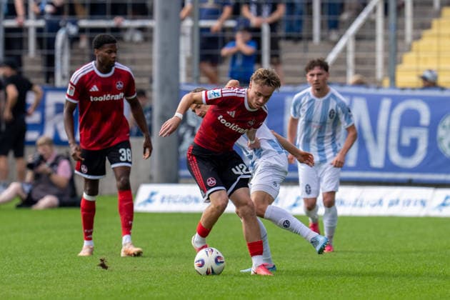 Fußball - Herren - Regionalliga Bayern - Saison 2026 2027 - 10. Spieltag - 20.09.2026 - TSV 1860 Muenchen - 1. FC Nuernberg II Luca Horst von 1. FC Nürnberg II am Ball Muenchen Stadion a.d. Gruenwalder Strasse Bavaria Deutschland