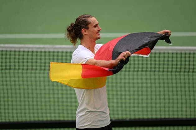 Alexander Zverev GER mit Deutscher Flagge 20.09.2026 ¢ Tennis ¢ Davis Cup Qualifiers 2. Runde ¢ Deutschland vs Kroatien , heristo-arena, Halle (Westfalen), NRW Germany