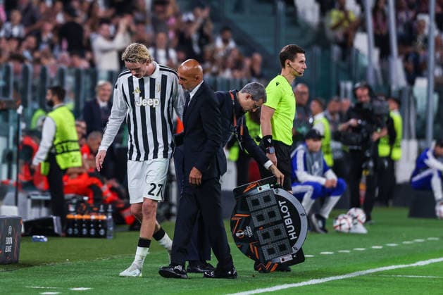 Juventus FC vs NEC Nijmegen, UEFA Europa League football, Turin, Italy Nick Woltemade of Juventus FC leaves the pitch and hugs Luciano Spalletti Head Coach of Juventus FC during UEFA Europa League 2026 27 League Phase - Matchday 1 football match between Juventus FC and N.E.C. Nijmegen. Italy, Turin, Allianz Stadium  Copyright: xGonzalesxPhoto FCIx