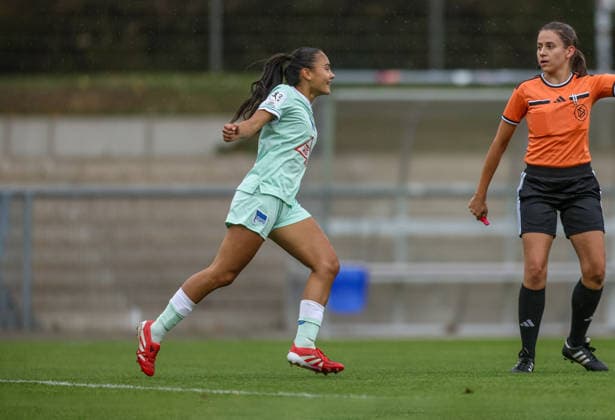GER, Frankfurt, Eintracht Frankfurt II vs Hertha BSC Berlin, 2. Frauen Bundesliga, Fussball, DFB, Spielzeit 2026 2027, Stadion am Brentanobad, 7. Spieltag im Bild: Sari Saeland (Hertha BSC Frauen 14), Tor, Jubel und Freude, Emotionen DFB DFL REGULATIONS PROHIBIT ANY USE OF PHOTOGRAPHS AS IMAGE SEQUENCES AND OR QUASI-VIDEO, 20.09.2026 Copyright: HMBxMedia HendrikxHamelau