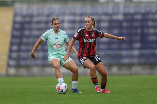 GER, Frankfurt, Eintracht Frankfurt II vs Hertha BSC Berlin, 2. Frauen Bundesliga, Fussball, DFB, Spielzeit 2026 2027, Stadion am Brentanobad, 7. Spieltag im Bild: Mia Büchele (Eintracht Frankfurt Frauen II ) DFB DFL REGULATIONS PROHIBIT ANY USE OF PHOTOGRAPHS AS IMAGE SEQUENCES AND OR QUASI-VIDEO, 20.09.2026 Copyright: HMBxMedia HendrikxHamelau