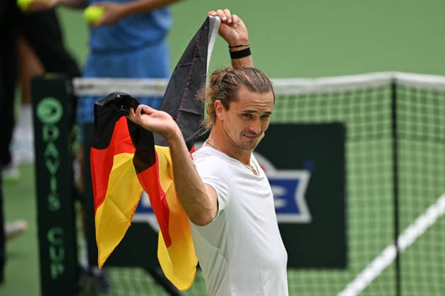 Alexander Zverev GER mit Deutscher Flagge 20.09.2026 ¢ Tennis ¢ Davis Cup Qualifiers 2. Runde ¢ Deutschland vs Kroatien , heristo-arena, Halle (Westfalen), NRW Germany