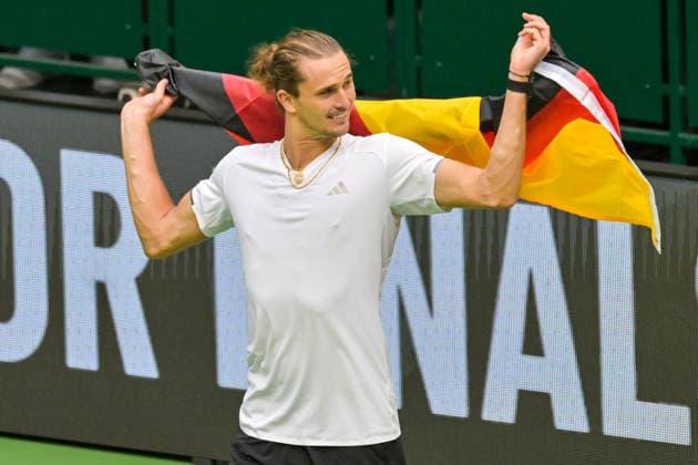 Alexander Zverev GER mit Deutscher Flagge 20.09.2026 ¢ Tennis ¢ Davis Cup Qualifiers 2. Runde ¢ Deutschland vs Kroatien , heristo-arena, Halle (Westfalen), NRW Germany