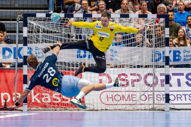 Düsseldorf, 20.09.2026, Handball, Herren, Opel Bundesliga, 5. Spieltag, 2026 2027: Bergische HC Füchse Berlin Andreas Palicka (Füchse Berlin, 12) pariert gegen Tom Bergner (Bergischer HC, 28)