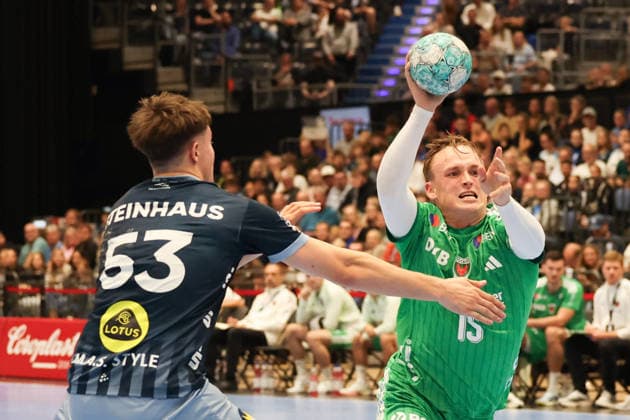v.l. Sören Steinhaus (Bergischer HC 53), Tobias Grondahl (Füchse Berlin 15) GER, Bergischer HC vs. Fuechse Berlin, Handball, Opel Handball-Bundesliga, 5. Spieltag, Spielzeit 2026 2027, 20.09.2026 GER, Bergischer HC vs. Fuechse Berlin, Handball, Opel Handball-Bundesliga, 5. Spieltag, Spielzeit 2026 2027, 20.09.2026 Duesseldorf Copyright: xEibner-Pressefoto ThomasxStoeckex EP_TSR