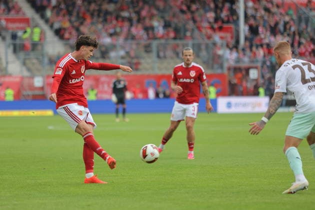 21 Luca Erlein (Energie Cottbus) Fussball 2. Bundesliga 2026 2027 FC Energie Cottbus - FC St. Pauli