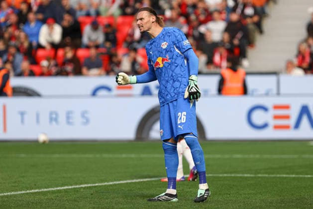 Torwart Maarten Vandevoordt (RB Leipzig) gestikuliert, Gestik waehrend des Spiels der 1. Bundesliga zwischen Bayer 04 Leverkusen und RB Leipzig, BayArena am 20. September 2026 in Leverkusen, Deutschland. (Foto von Oliver Kaelke DeFodi Images) +++ Torwart Maarten Vandevoordt (RB Leipzig) gestures during the Bundesliga match between Bayer 04 Leverkusen and RB Leipzig at BayArena on September 20, 2026 in Leverkusen, Germany. (Photo by Oliver Kaelke DeFodi Images) DFB DFL REGULATIONS PROHIBIT ANY USE OF PHOTOGRAPHS AS IMAGE SEQUENCES AND OR QUASI-VIDEO. (Photo by Oliver Kaelke DeFodi Images) -