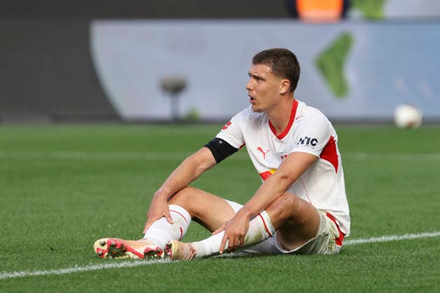 Maxime Esteve (RB Leipzig) am boden, ist enttaeuscht waehrend des Spiels der 1. Bundesliga zwischen Bayer 04 Leverkusen und RB Leipzig, BayArena am 20. September 2026 in Leverkusen, Deutschland. (Foto von Oliver Kaelke DeFodi Images) +++ Maxime Esteve (RB Leipzig) on the ground, looks dejected during the Bundesliga match between Bayer 04 Leverkusen and RB Leipzig at BayArena on September 20, 2026 in Leverkusen, Germany. (Photo by Oliver Kaelke DeFodi Images) DFB DFL REGULATIONS PROHIBIT ANY USE OF PHOTOGRAPHS AS IMAGE SEQUENCES AND OR QUASI-VIDEO. (Photo by Oliver Kaelke DeFodi Images) -