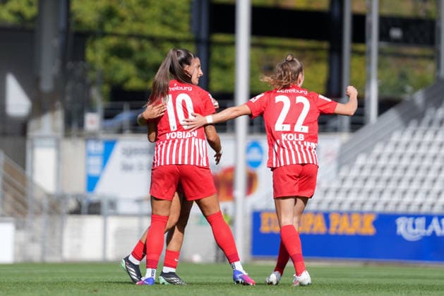 İlayda Acıkgöz Ilayda Acikgoez (SC Freiburg, 30),Selina Vobian (SC Freiburg, 10), Lisa Kolb (SC Freiburg, 22) Torjubel, Emotionen, Jubel, Torerfolg, Abschluss, Treffer , Deutschland, Fussball, GooglePixel Frauen-Bundesliga, 5.Spieltag, 2026 2027, SC Freiburg vs. Bayer 04 Leverkusen, 20.09.2026, Dreisamstadion, Freiburg Freiburg Dreisamstadion Baden-Wuerttemberg Deutschland Copyright: xArnexAmbergx