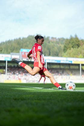 İlayda Acıkgöz Ilayda Acikgoez (SC Freiburg, 30) Eckball , Deutschland, Fussball, GooglePixel Frauen-Bundesliga, 5.Spieltag, 2026 2027, SC Freiburg vs. Bayer 04 Leverkusen, 20.09.2026, Dreisamstadion, Freiburg Freiburg Dreisamstadion Baden-Wuerttemberg Deutschland Copyright: xArnexAmbergx