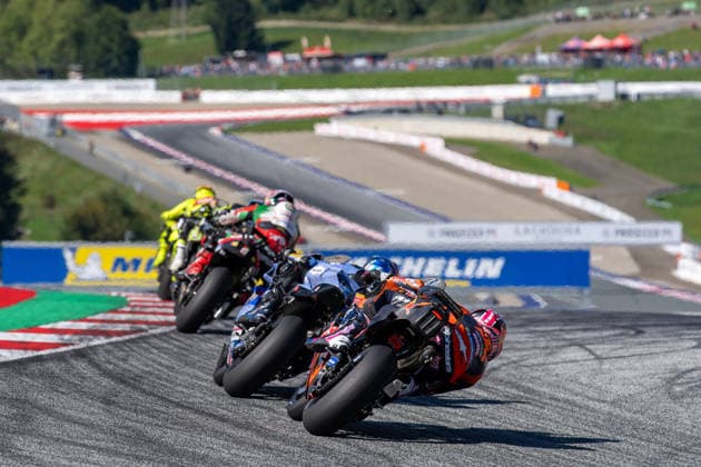SPIELBERG, ÖSTERREICH - 20. SEPTEMBER: Das Foto zeigt das Fahrerfeld nach der Startkurve beim MotoGP Großen Preis von Österreich 2026 am Red Bull Ring am 20. September 2026 in Spielberg, Österreich. SPIELBERG, AUSTRIA SEPTEMBER 20: The photo shows the field of riders after the first corner during the 2026 MotoGP Austrian Grand Prix at the Red Bull Ring on September 20, 2026, in Spielberg, Austria. Copyright: xIBEX.agencyx xGerdxSchifferlx