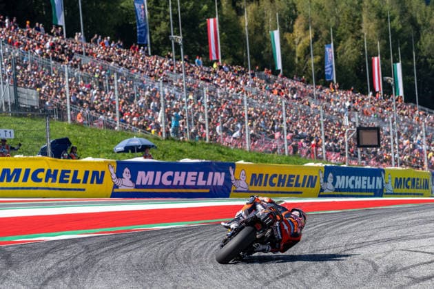 SPIELBERG, ÖSTERREICH - 20. SEPTEMBER: Pedro Acosta aus Spanien vom Red Bull KTM Factory Racing Team gewinnt den MotoGP Großen Preis von Österreich 2026 am Red Bull Ring am 20. September 2026 in Spielberg, Österreich. SPIELBERG, AUSTRIA SEPTEMBER 20: Pedro Acosta of Spain, riding for the Red Bull KTM Factory Racing Team, wins the 2026 MotoGP Austrian Grand Prix at the Red Bull Ring on September 20, 2026, in Spielberg, Austria. Copyright: xIBEX.agencyx xGerdxSchifferlx