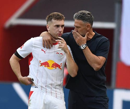 20.09.2026, xophax, Fussball 1.Bundesliga, Bayer 04 Leverkusen - RB Leipzig Brajan Gruda , links und Trainer Martin Demichelis , rechts ( beide RB Leipzig ) (DFL DFB REGULATIONS PROHIBIT ANY USE OF PHOTOGRAPHS as IMAGE SEQUENCES and or QUASI-VIDEO) Leverkusen
