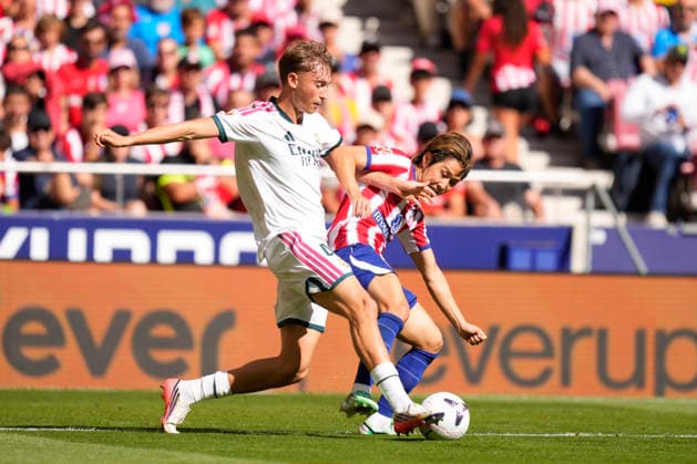 Atletico de Madrid v Real Madrid - LaLiga EA Sports 2026 27 Dean Huijsen centre-back of Real Madrid and Spain and Kang-in Lee attacking midfield of Atletico de Madrid and Korea, South compete for the ball during the LaLiga EA Sports 2026 27 match between Atletico de Madrid and Real Madrid at Riyadh Air Metropolitano on September 20, 2026 in Madrid, Spain. Madrid Spain  Copyright: xJosexBretonx originalFilename:bretonhernandez-atletico260920_npebX.jpg